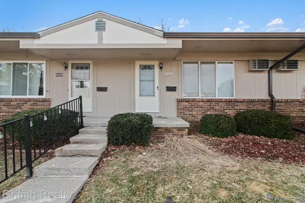 25231 Potomac Drive #2, SouthLyon, MI 48178