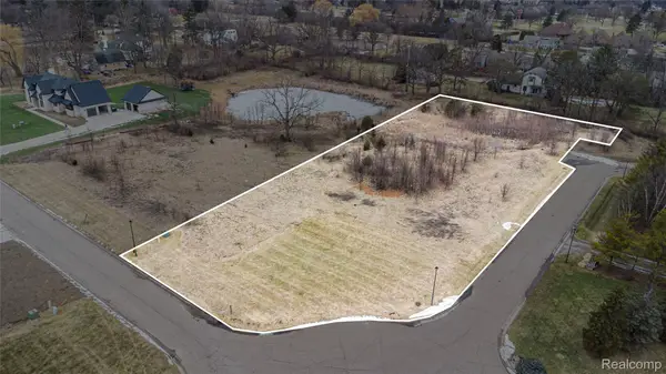 5 Fairway Trail, GrandBlanc, MI 48439