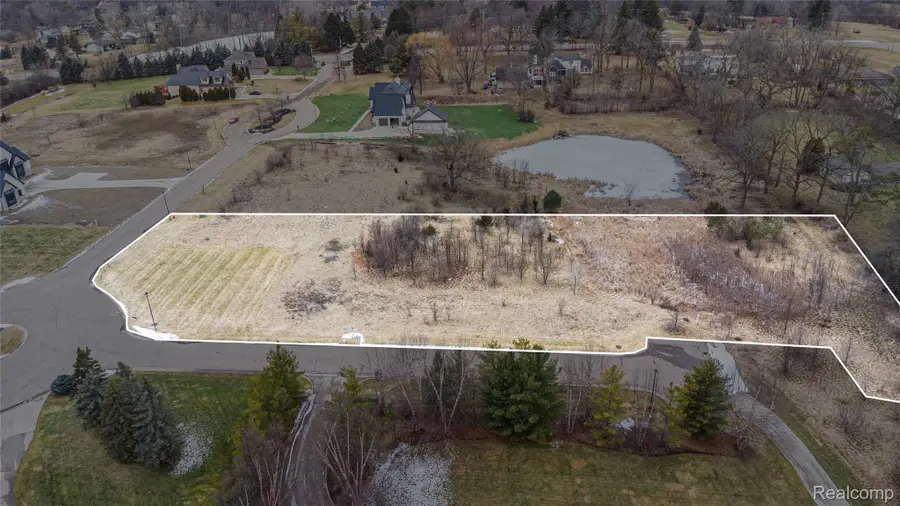 5 Fairway Trail, Grand Blanc, MI 48439 - #2