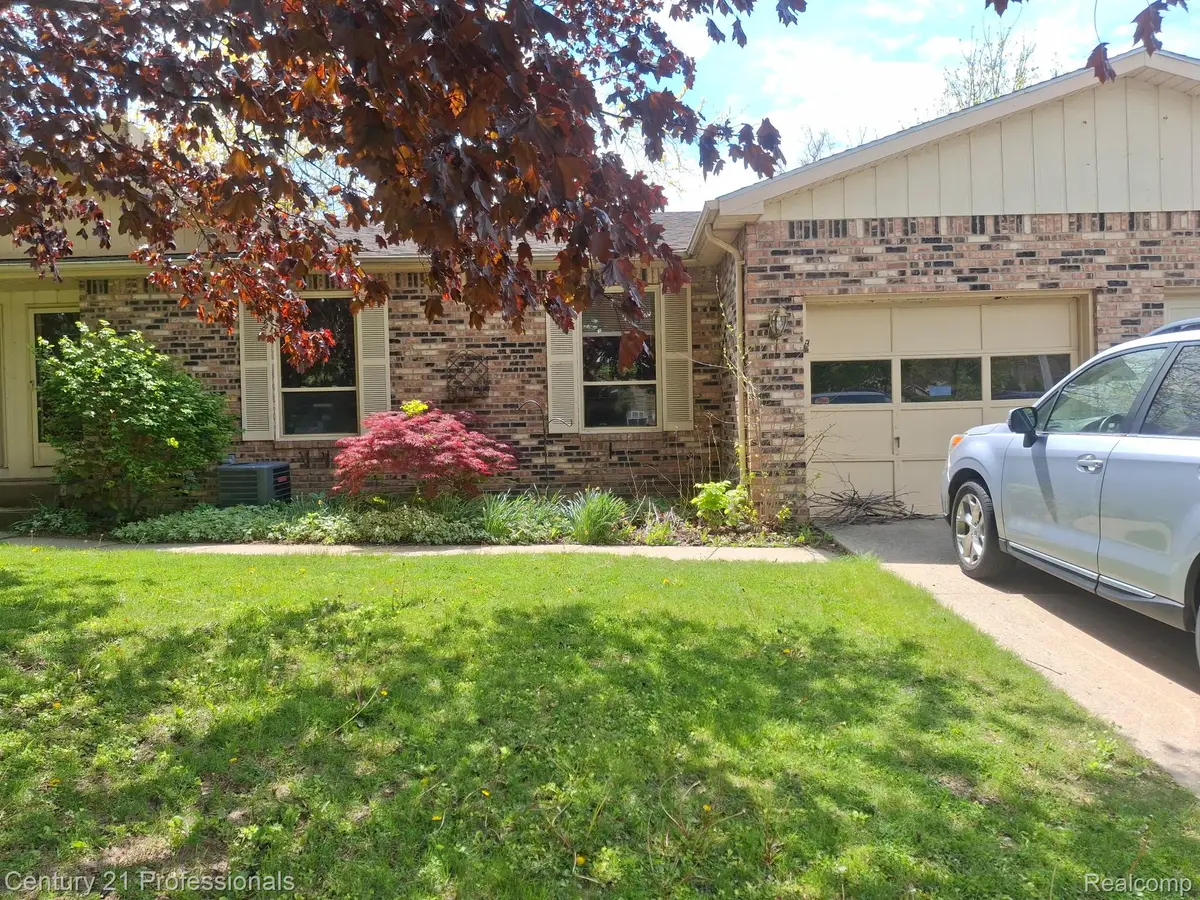 2513 Golden Shores Drive, Fenton, MI 48430 - #1