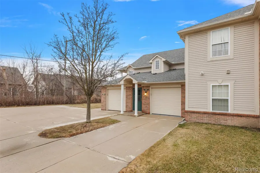 45765 Cagney Drive, Macomb, MI 48044 - #2