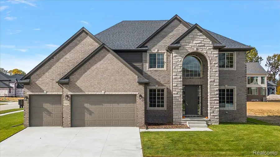 50437 Mistwood Drive, Macomb, MI 48042 - #2