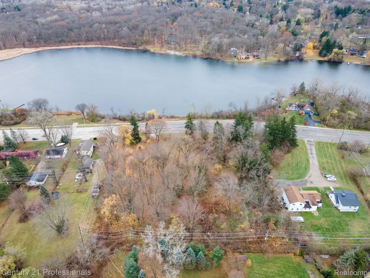 LOT 1 W Walton, Waterford, MI 48329 - #1