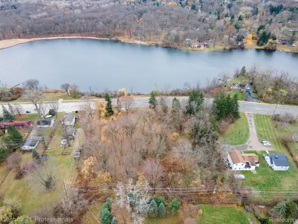 LOT 3 W Walton, Waterford, MI 48329