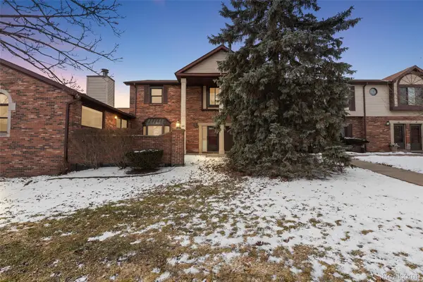 2322 London Bridge Drive #60, RochesterHills, MI 48307