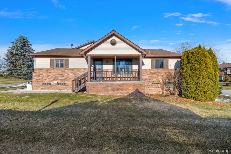 2322 London Bridge Drive #60, Rochester Hills, MI 48307 - #3