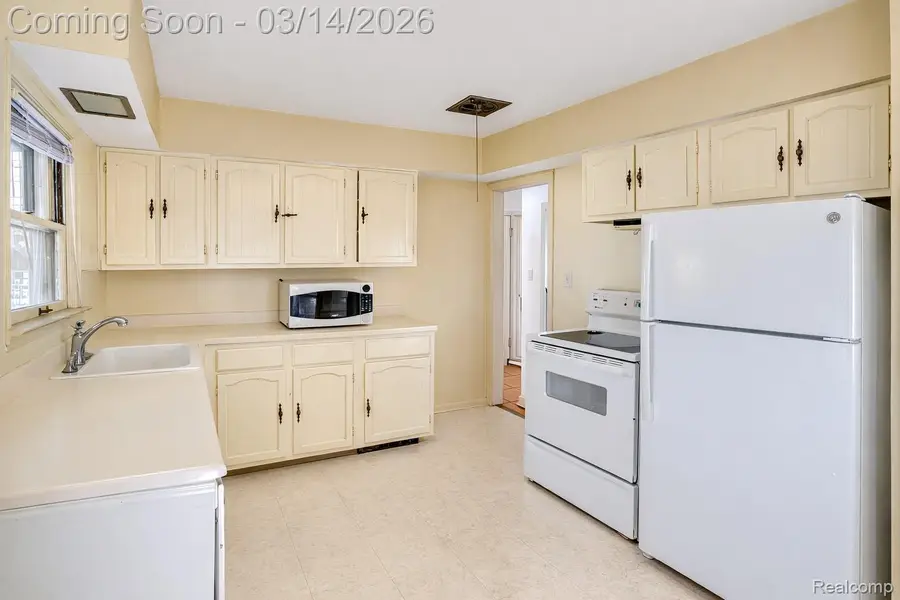 2019 Hyland Street, Ferndale, MI 48220 - #2