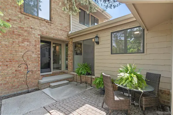 7103 Pebble Park Drive, WestBloomfield, MI 48322