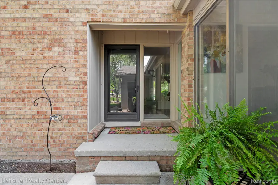 7103 Pebble Park Drive, West Bloomfield, MI 48322 - #3