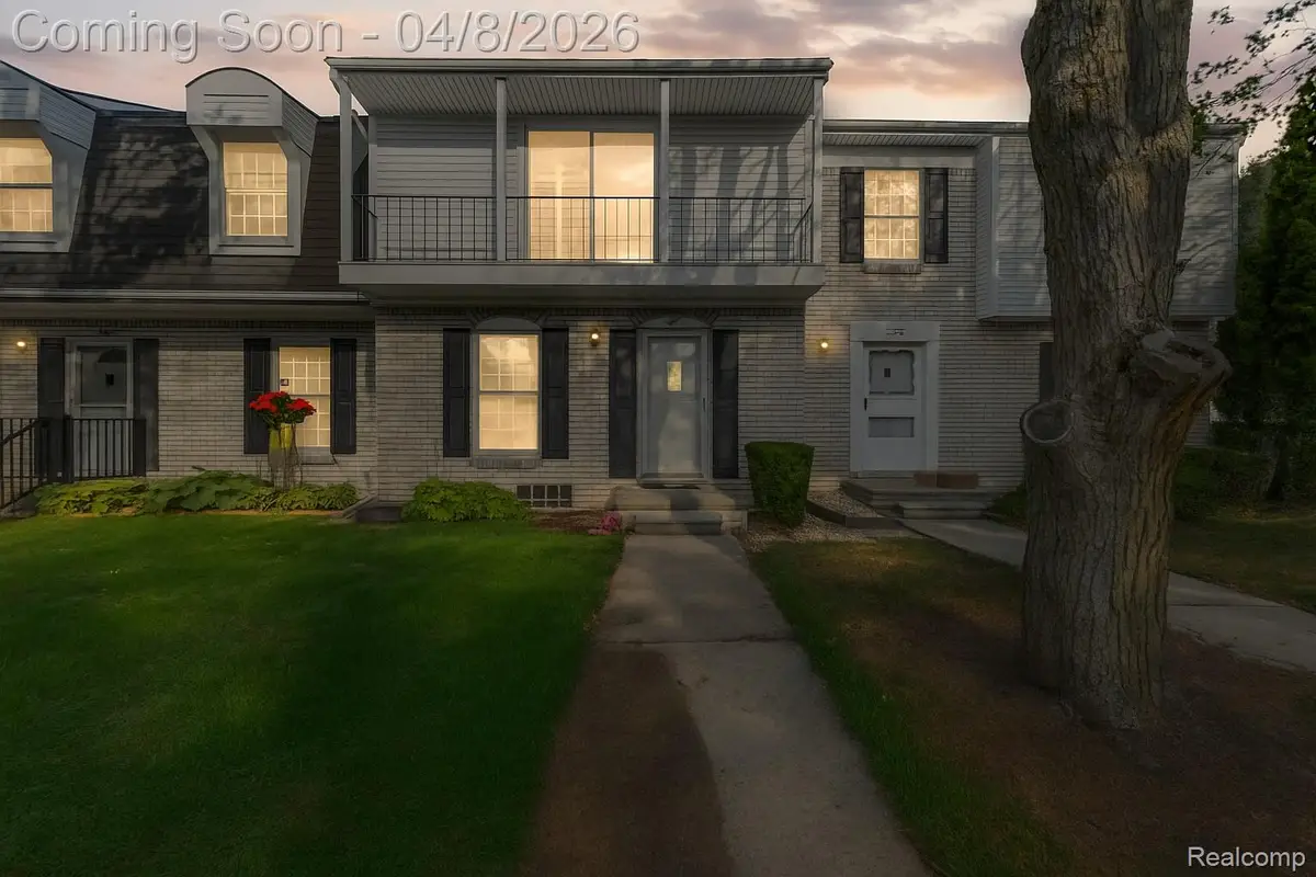 121 Stratford Lane, Rochester Hills, MI 48309 - #1