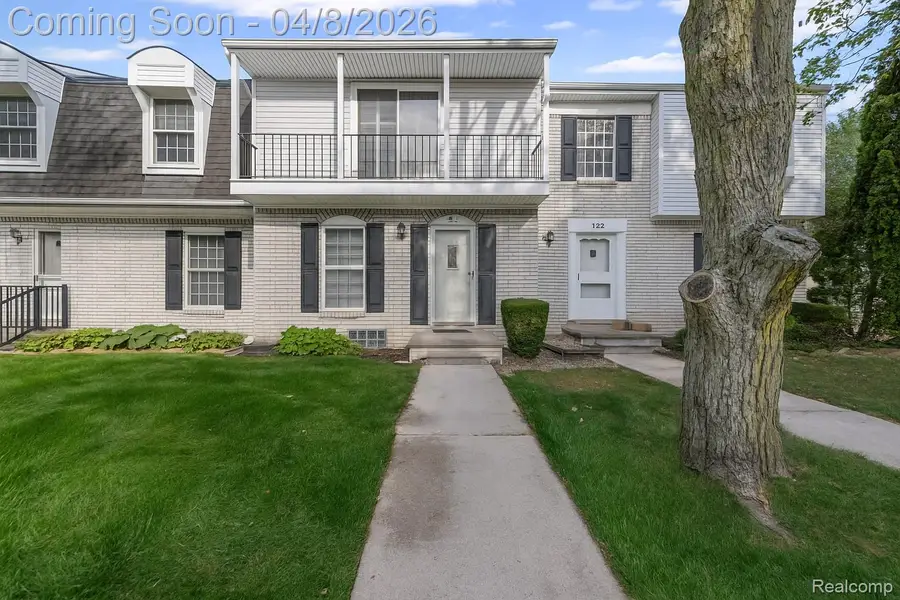 121 Stratford Lane, Rochester Hills, MI 48309 - #3