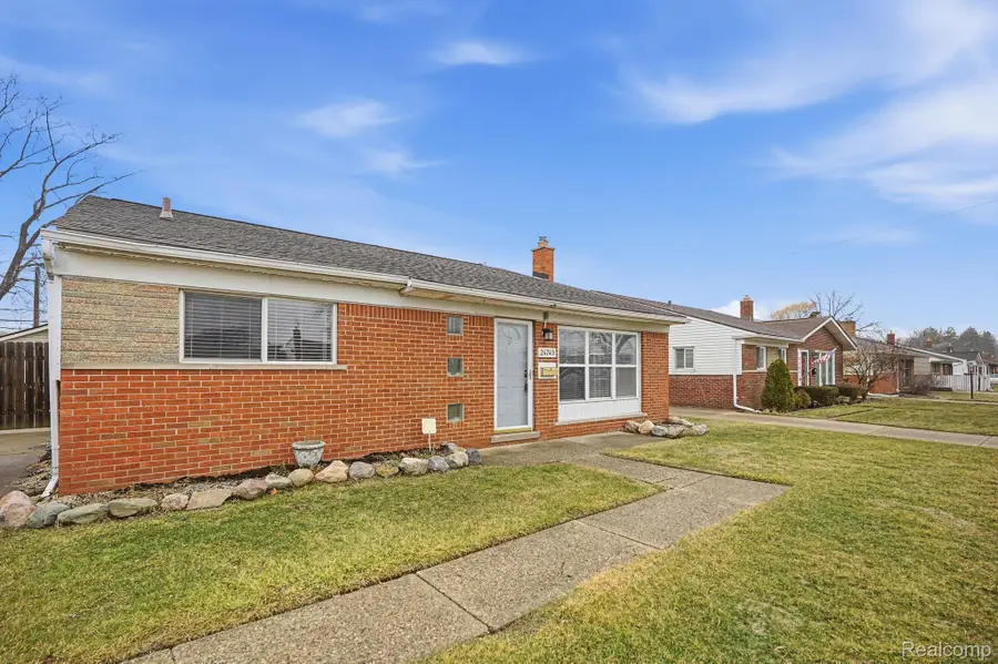 24749 Panama Avenue, Warren, MI 48091 - #2