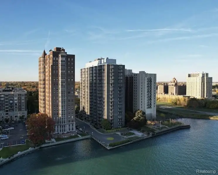 8200 Jefferson Avenue E #803, Detroit, MI 48214 - #1