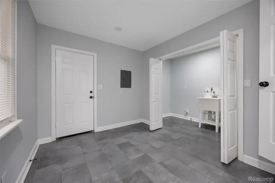 18191 Kentfield Street, Detroit, MI 48219 - #3