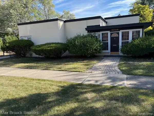 10154 Elgin Avenue, HuntingtonWoods, MI 48070