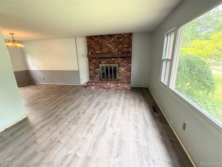 4609 W Wackerly Street, Midland, MI 48640 - #2