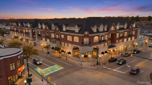 801 W Ann Arbor Trail #301, Plymouth, MI 48170