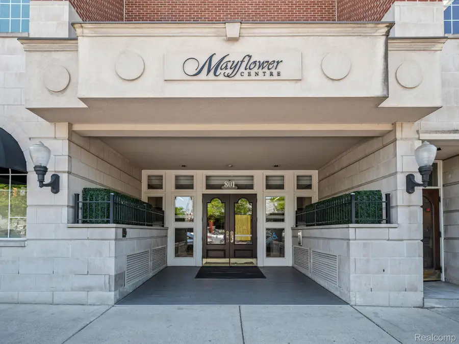801 W Ann Arbor Trail #301, Plymouth, MI 48170 - #2