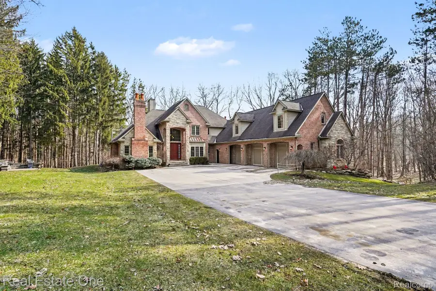 12901 Sleigh Trail, Milford, MI 48380 - #2