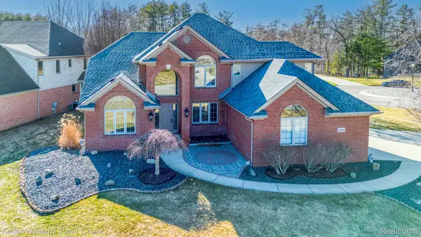 1628 Royal Birkdale Drive W, Oxford, MI 48371
