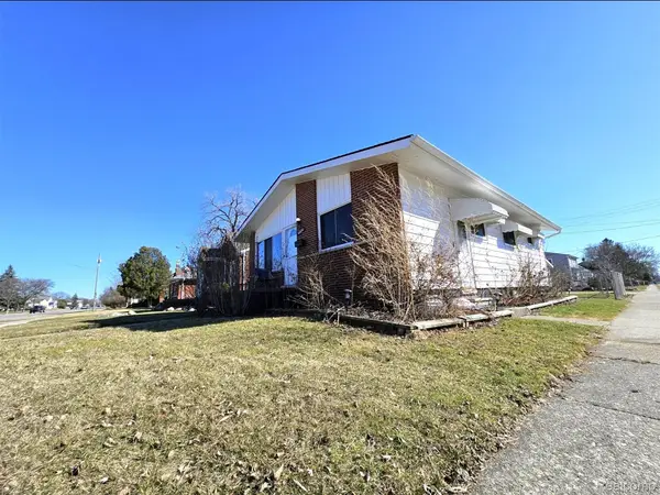 16830 S Stephens Drive E, Eastpointe, MI 48021