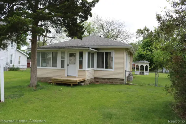 8 Maple Street, Oxford, MI 48371