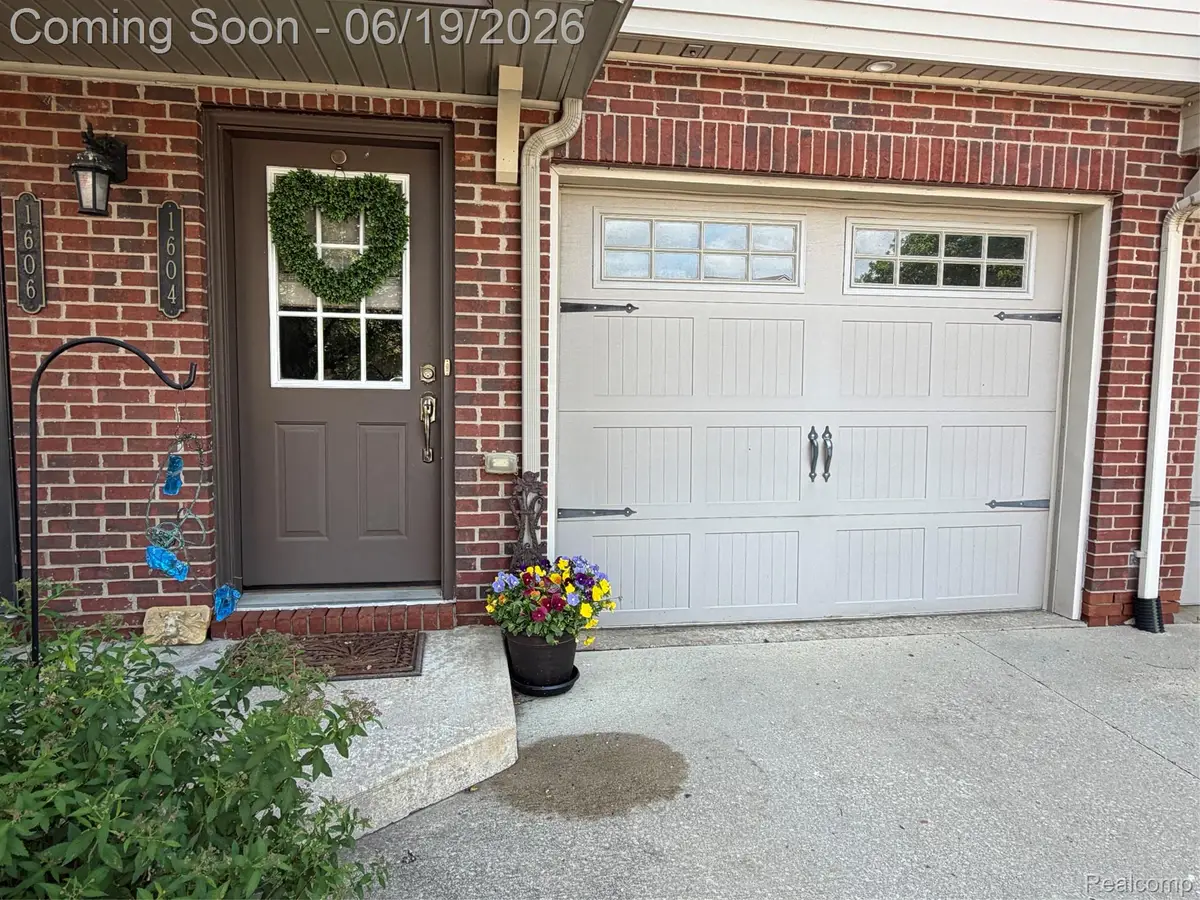 1604 Pinecroft Lane, Howell, MI 48855 - #1