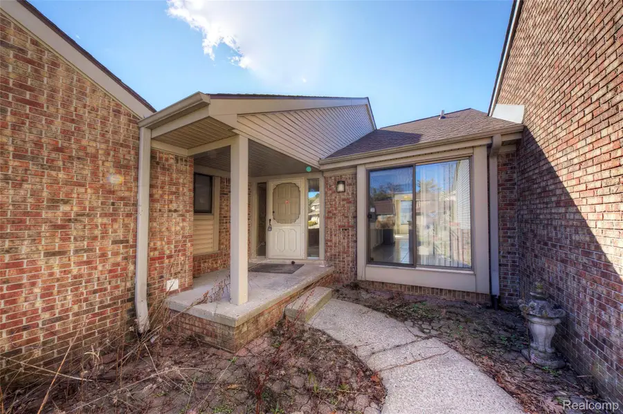 23309 Reynard Drive, Southfield, MI 48034 - #3