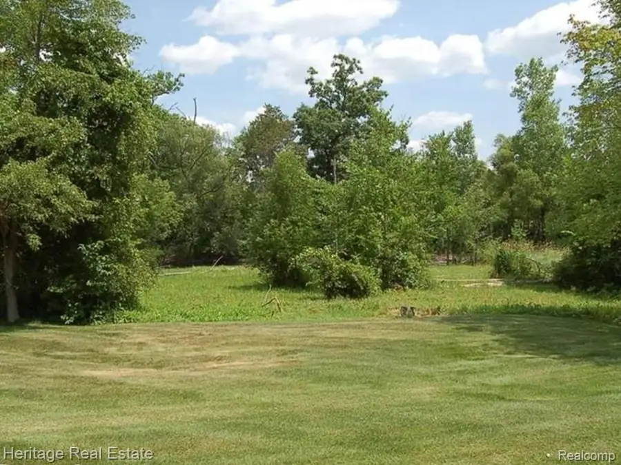 5299 Highland Road #202, Waterford, MI 48327 - #2