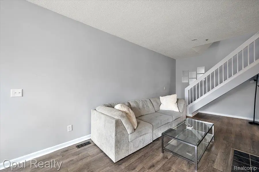 49714 Draper Circle #87, Plymouth, MI 48170 - #3
