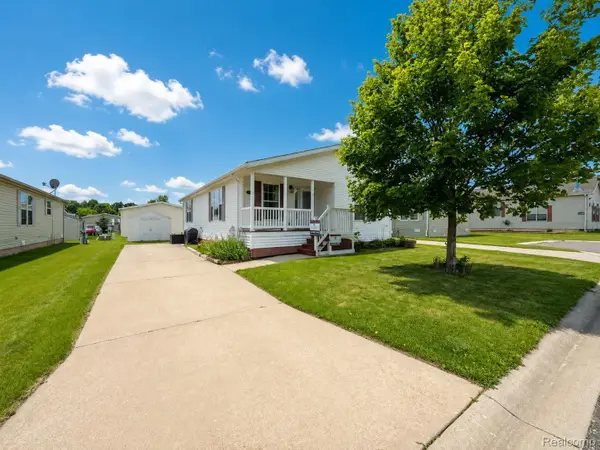 11224 Nearbrook Court, SouthLyon, MI 48178