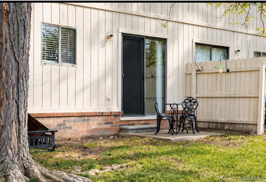 40812 Highpointe Drive #24, Clinton, MI 48038 - #2