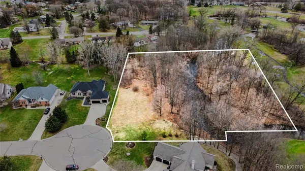 9519 Country Club Lane, Davison, MI 48423