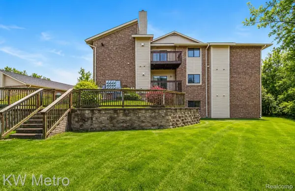 11773 Sycamore Drive #25, Plymouth, MI 48170