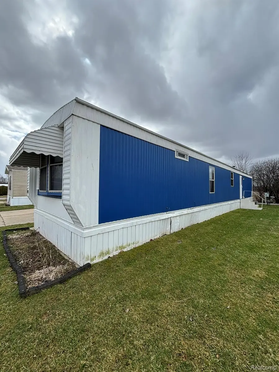 225 W Thornridge Lane, Vienna, MI 48458 - #3
