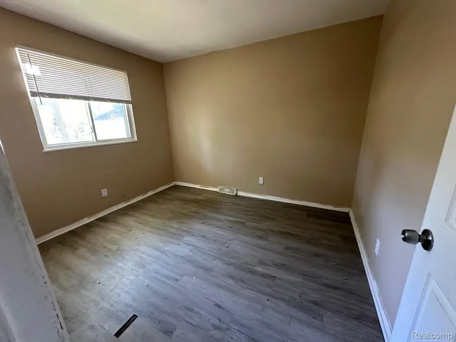 19325 Grandville Avenue, Detroit, MI 48219 - #3
