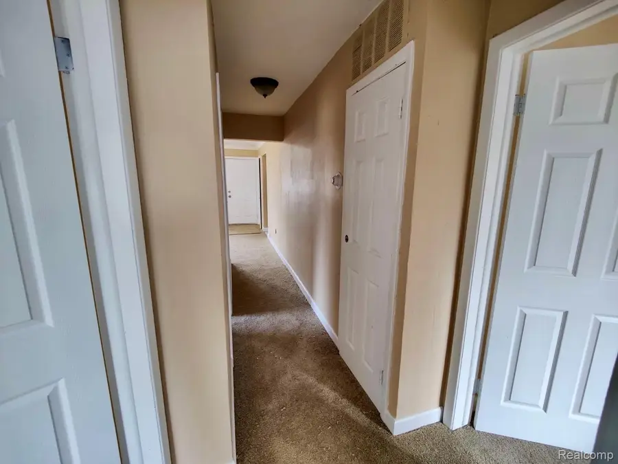 17167 Lumpkin Street, Hamtramck, MI 48212 - #3