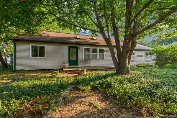 20374 Melrose Street, Southfield, MI 48075