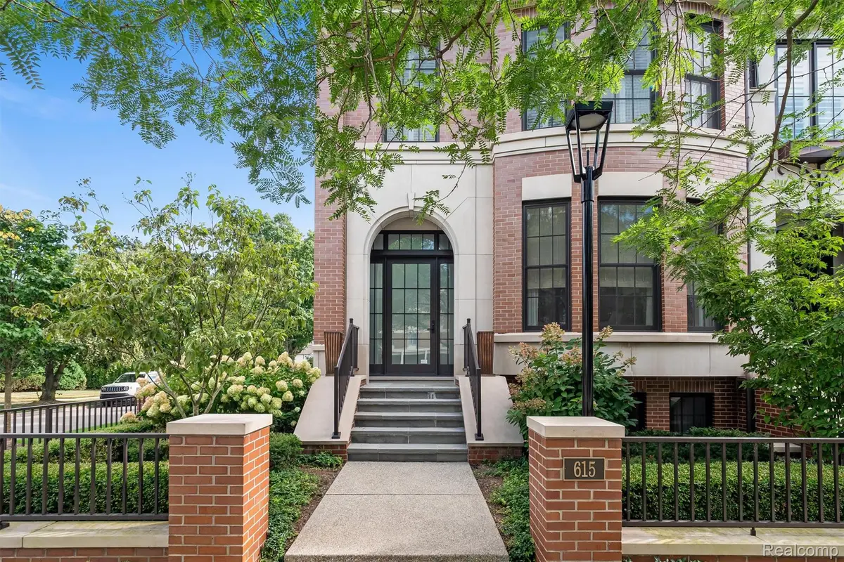 615 W Brown Street, Birmingham, MI 48009 - #1