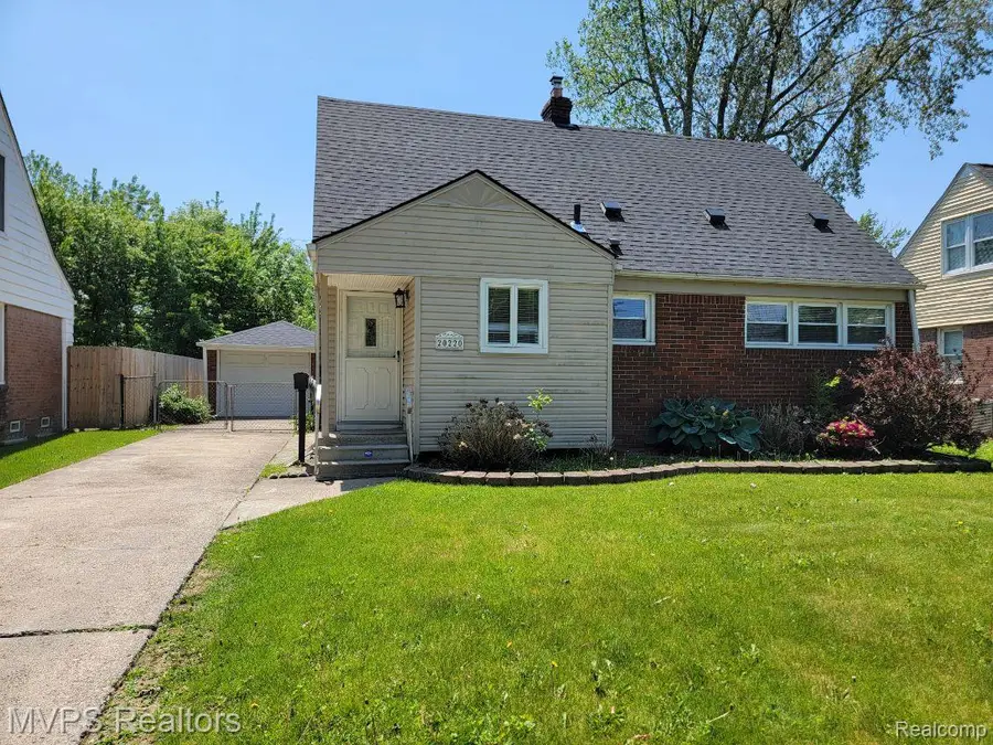20220 Lancaster Street, Harper Woods, MI 48225 - #2