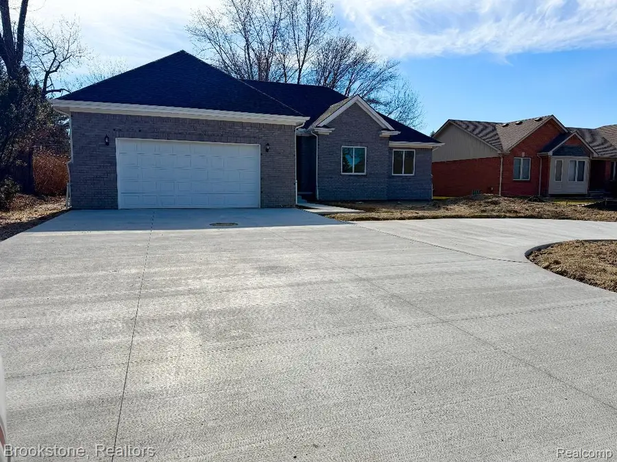 37116 Moravian Drive, Clinton Township, MI 48036 - #2