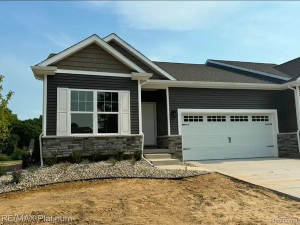 863 Oakwood Circle #23, Fenton, MI 48430