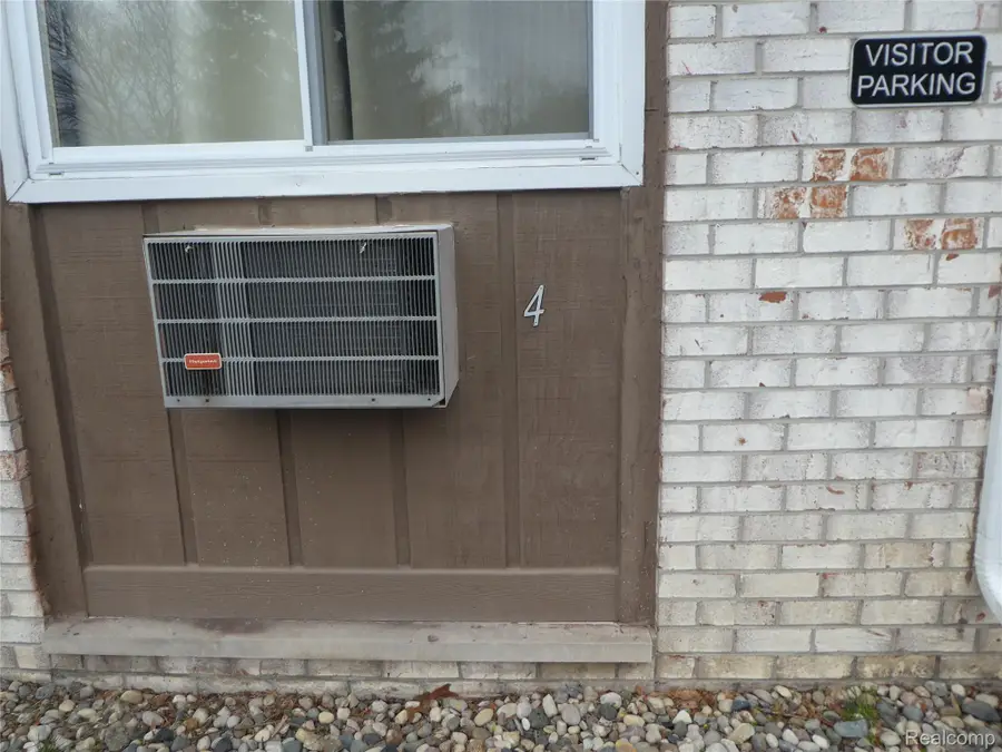 7482 Woodview Street #4, Westland, MI 48185 - #3