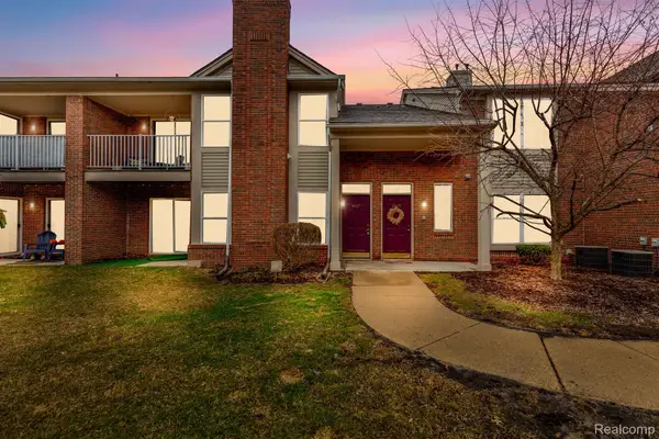 43427 Claremont Drive E, ClintonTownship, MI 48038