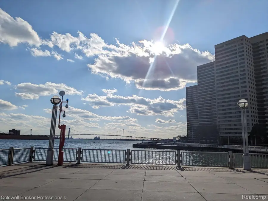 1001 W JEFFERSON Riverfront Drive #14-G, Detroit, MI 48226 - #3