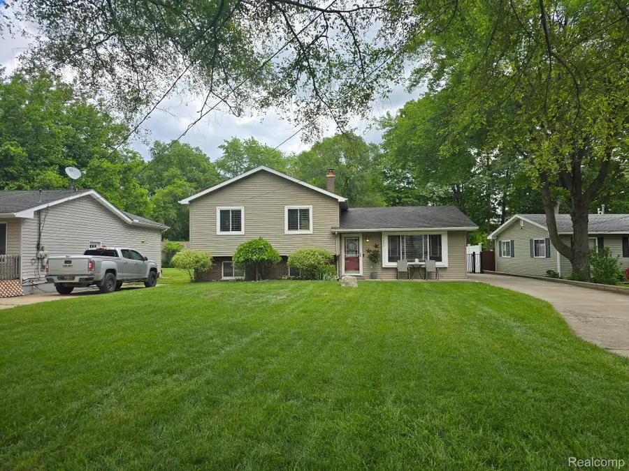 2909 Central Boulevard, Milford, MI 48380 - #2