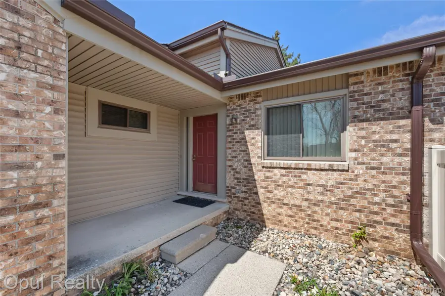 27323 Apple Blossom Lane, Southfield, MI 48034 - #3