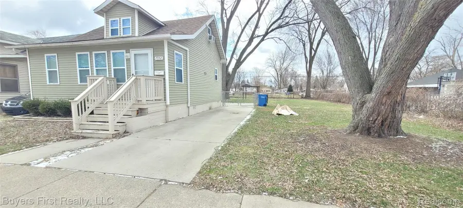 7052 Meadow Avenue, Warren, MI 48091 - #2