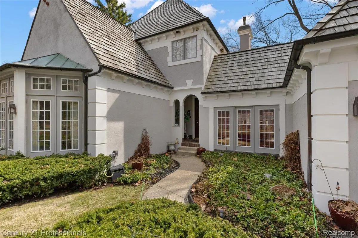 5423 Bristol Parke Drive, Clarkston, MI 48348 - #1