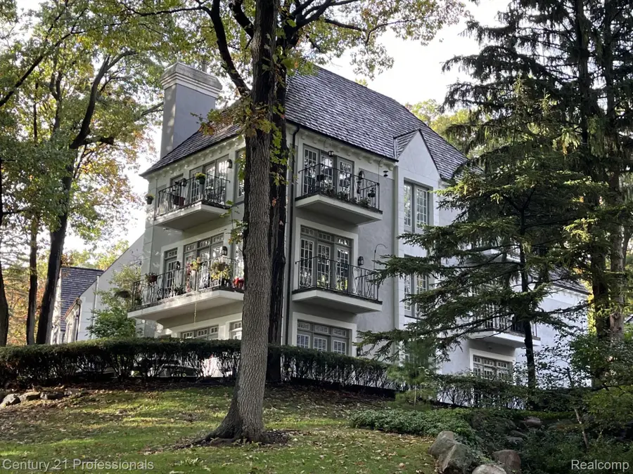 5423 Bristol Parke Drive, Clarkston, MI 48348 - #2
